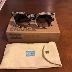 NWT Tom’s tortoise shell glasses